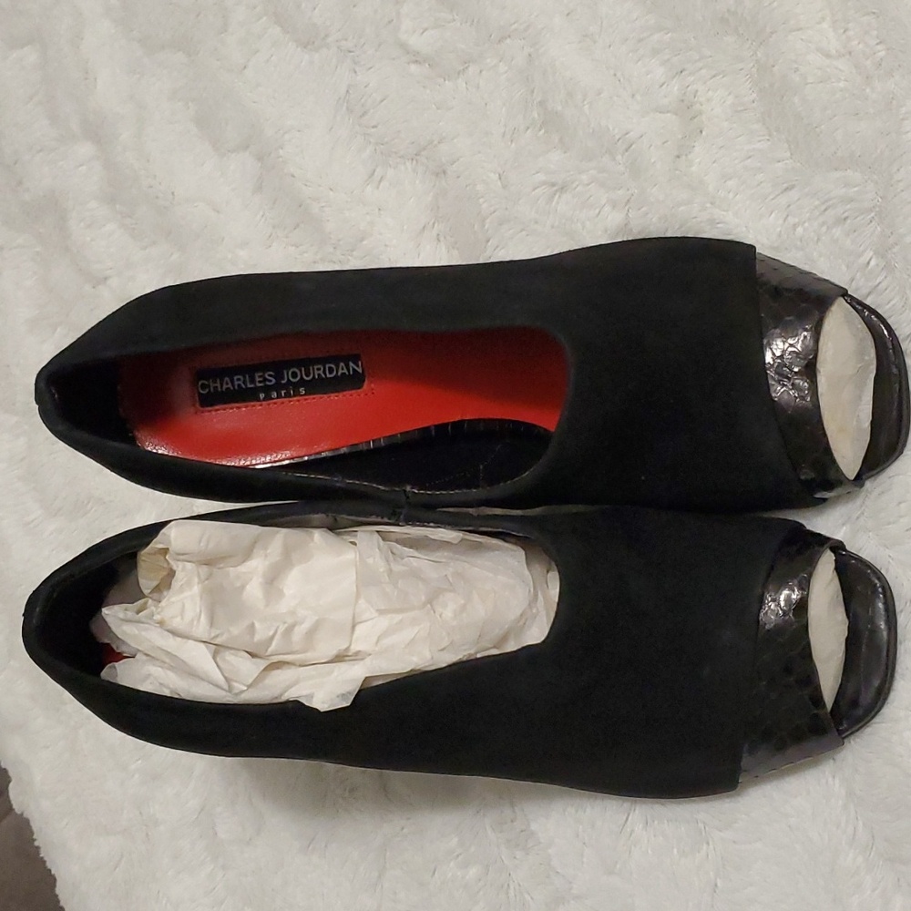 Charles Jourdan Suede booties